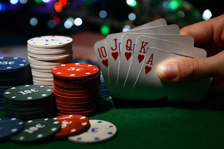 mpo100 live roulette table with dealer and wheel